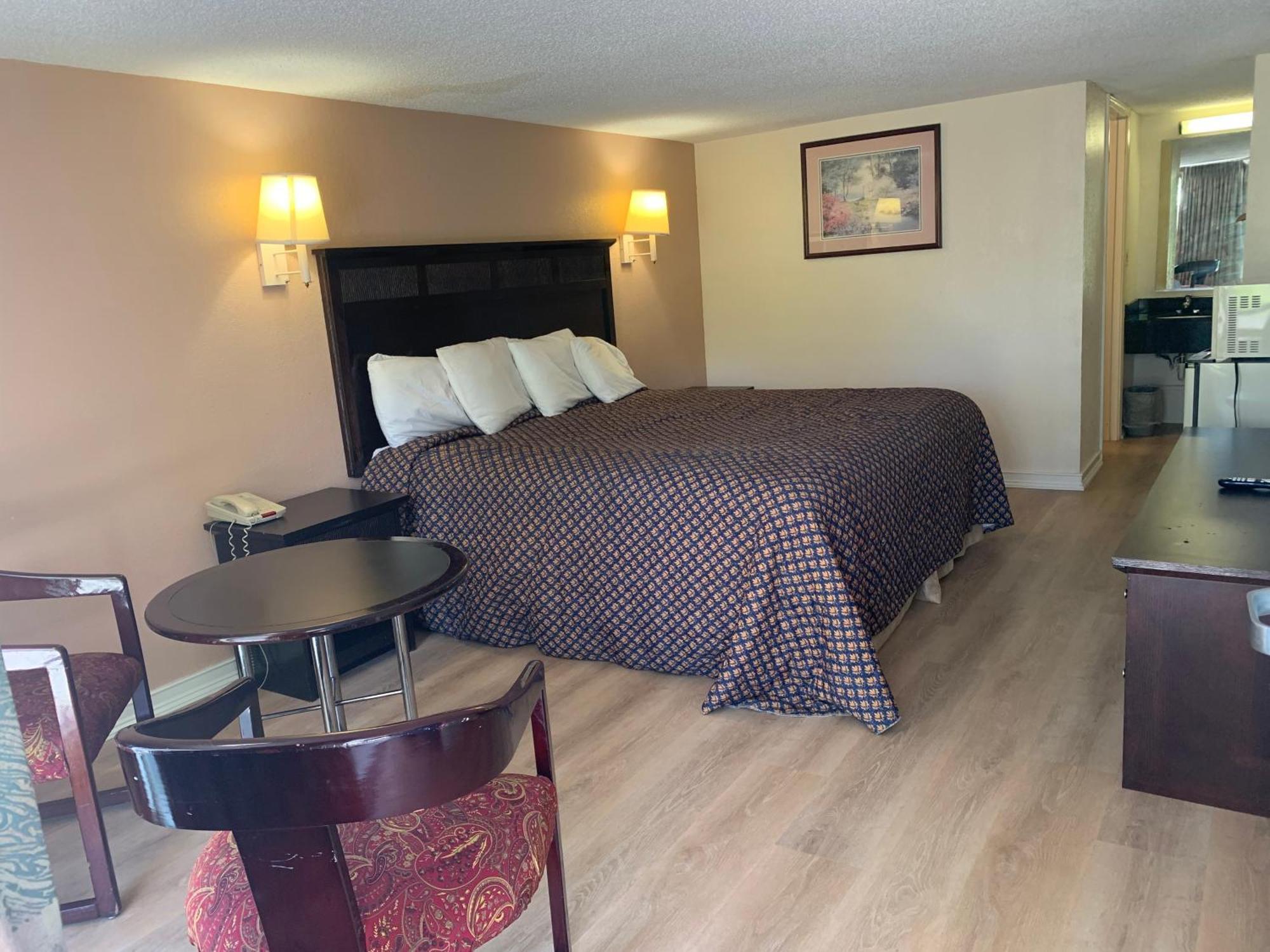 Tollway Beloit Motel